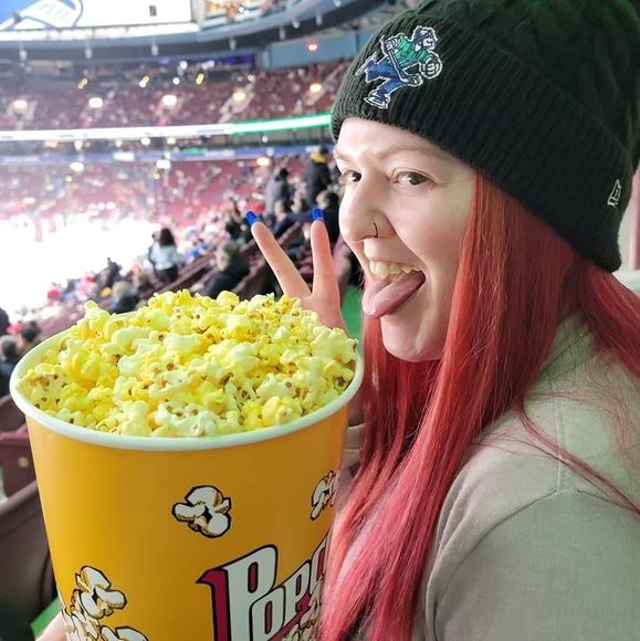 Meet your Posher, Lisa - Picture 1 of 1